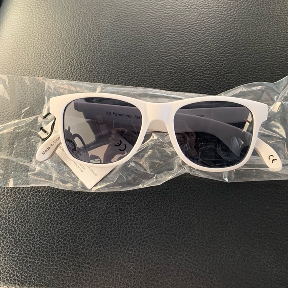 PINK Victoria's Secret Accessories - 3/$30 Victoria’s Secret sunglasses